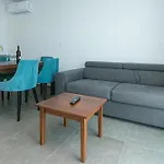 15 Luxury Brela