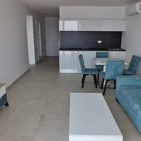 15 Luxury Apartment *
