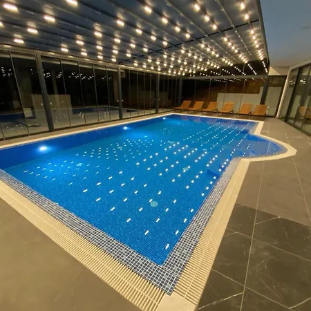 15 Luxury Apartment