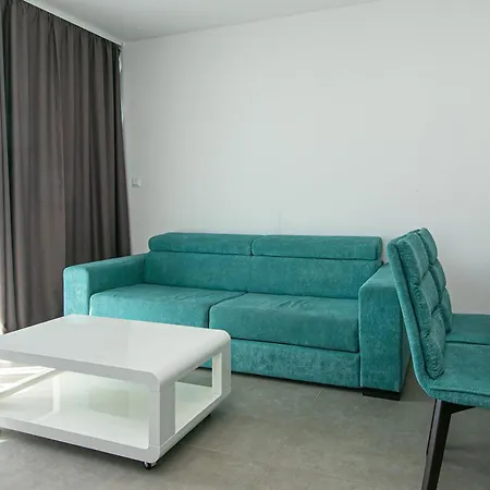 15 Luxury Apartment *