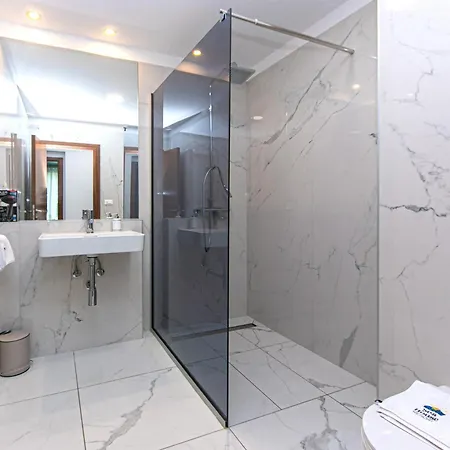 15 Luxury Apartment *