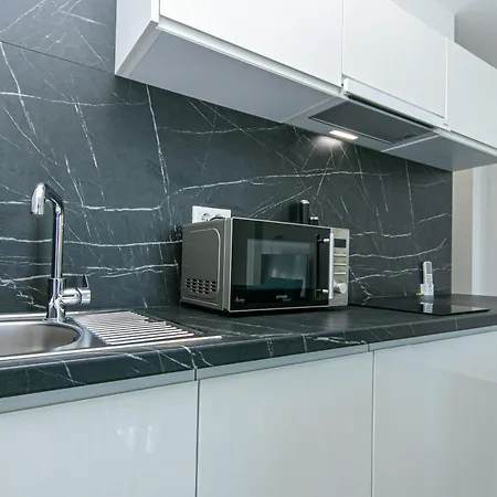 15 Luxury Apartment Brela