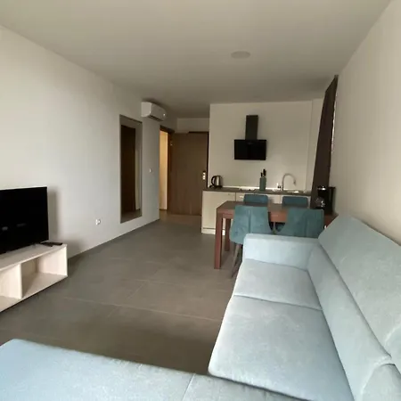 15 Luxury Apartment *