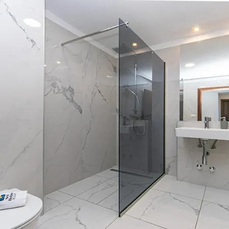 15 Luxury Lejlighed